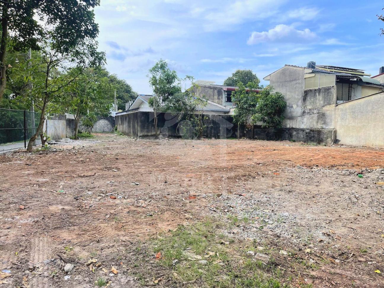 Land For Sale in Mount Lavinia - image 1