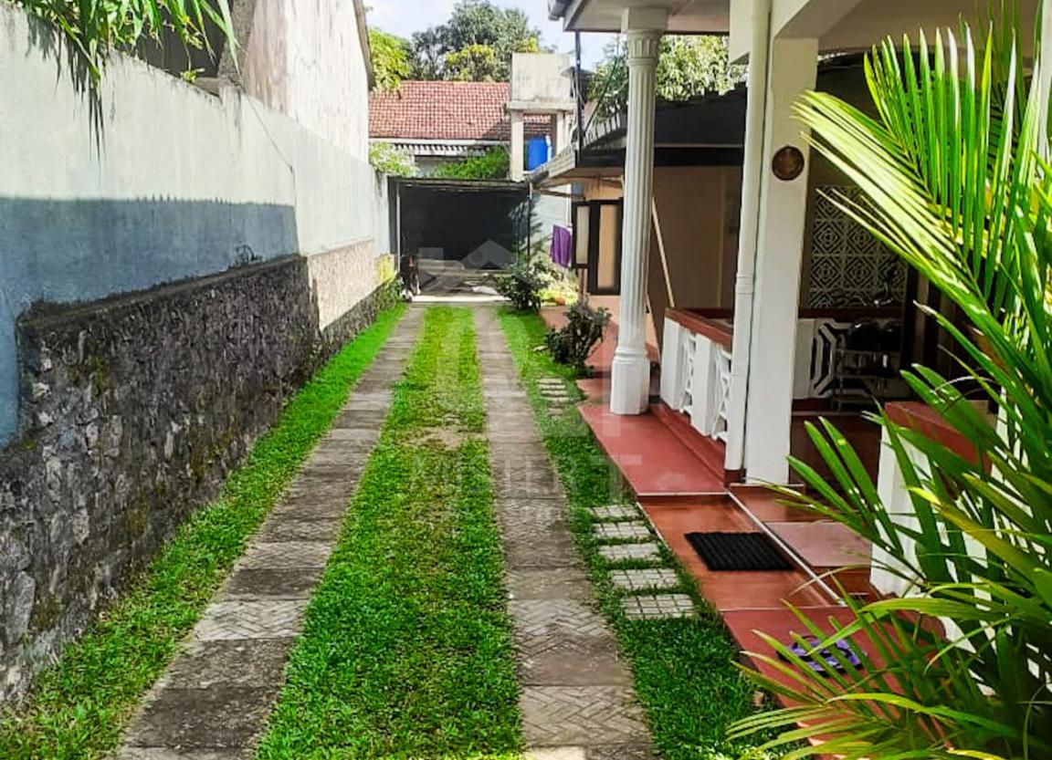 Land with House for Sale in Ragama- image 1