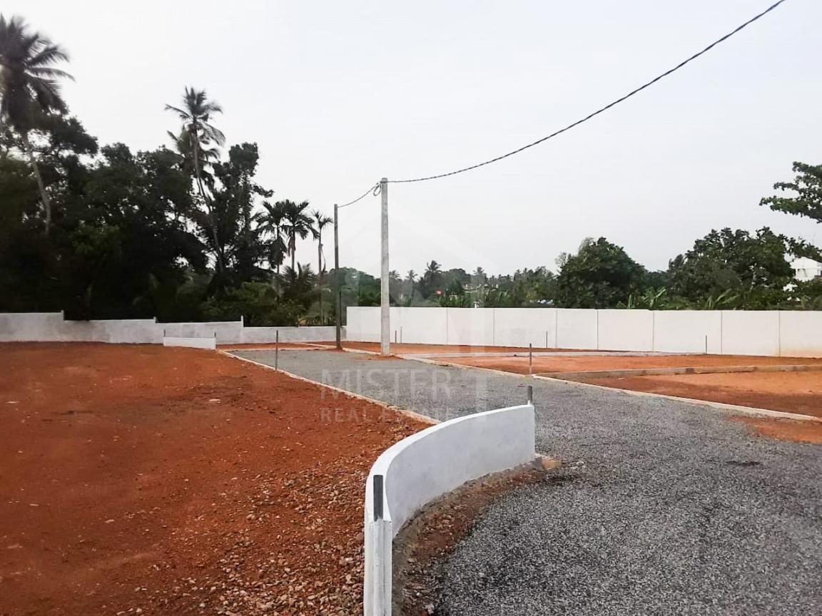 Land for Sale in Boralesgamuwa- image 1