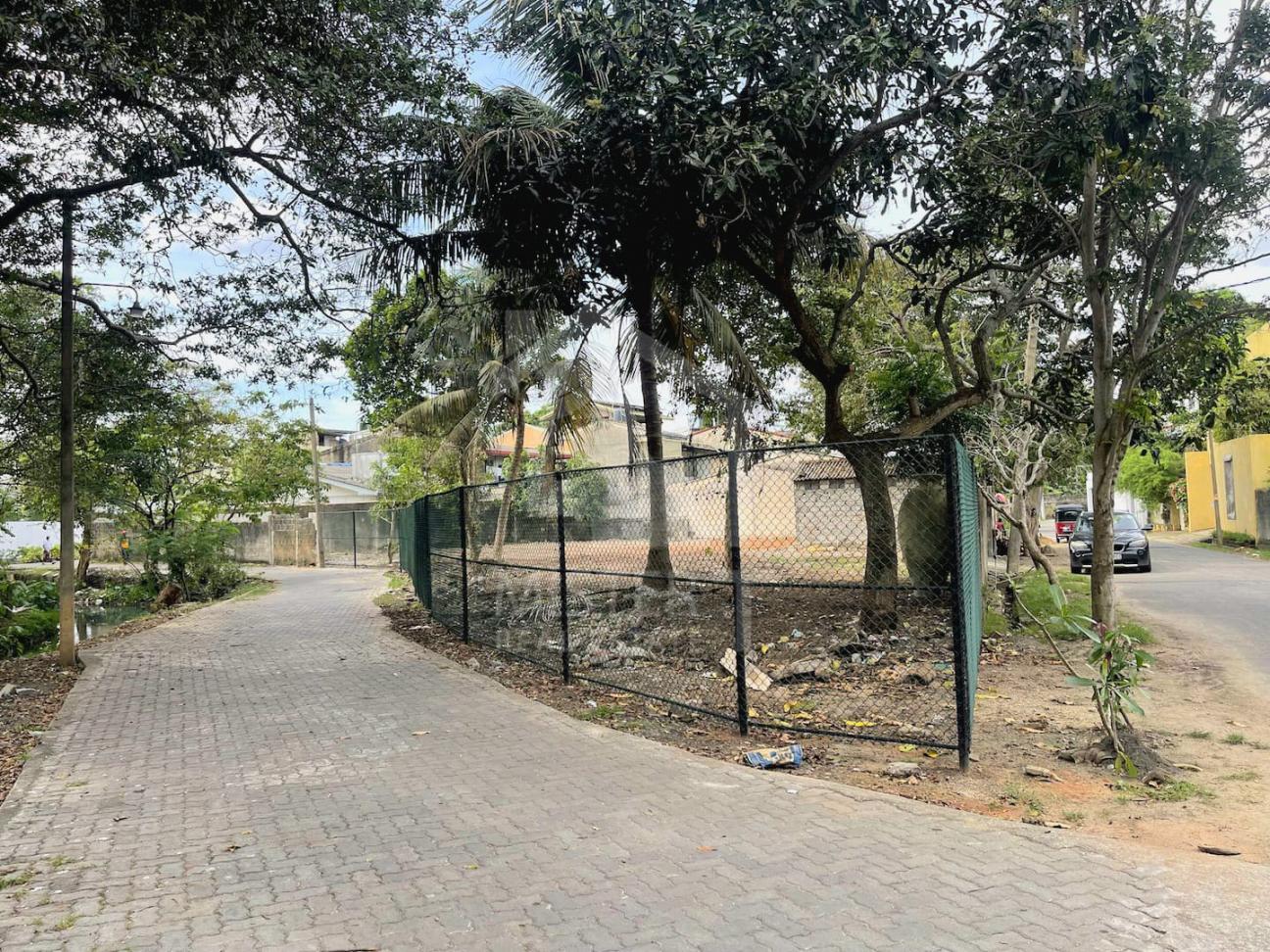Land For Sale in Mount Lavinia - image 2