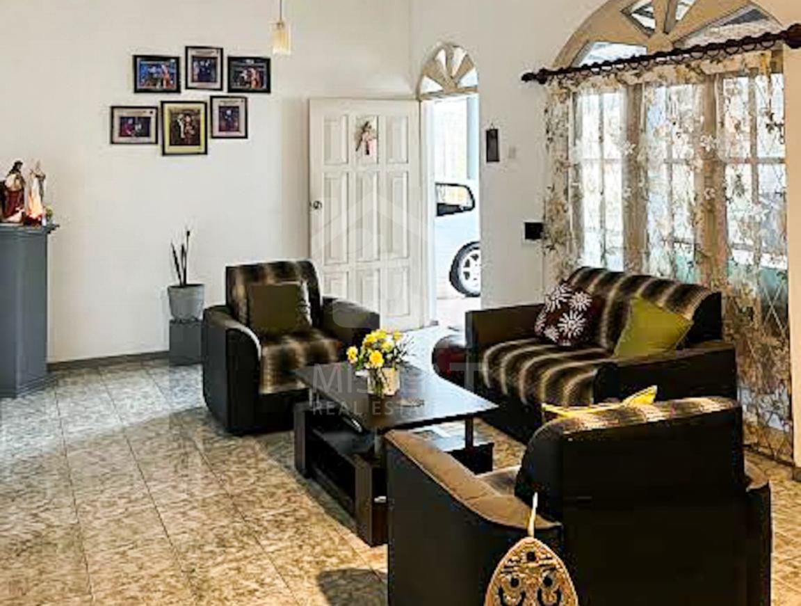 Land with Livable House for Sale in Nugegoda- image 2