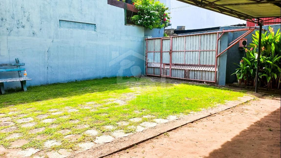 Land with House for Sale in Colombo 03- image 2