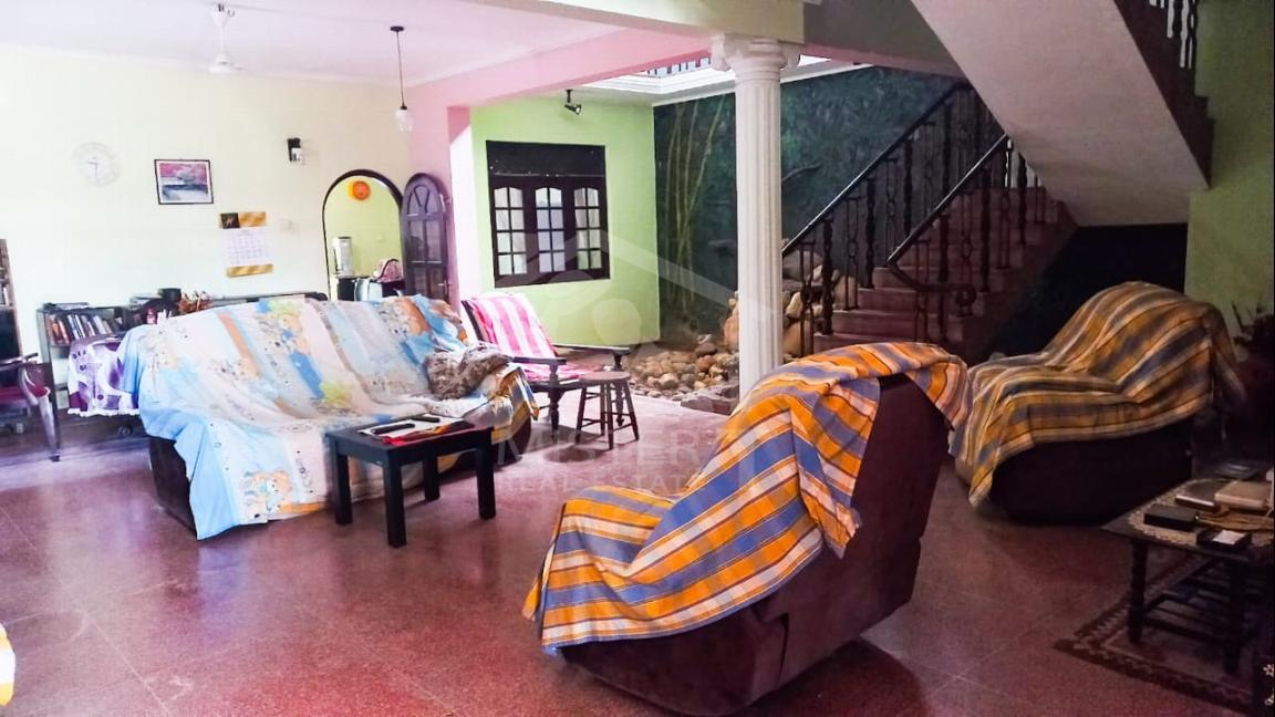 Land with House for Sale in Colombo 03- image 3