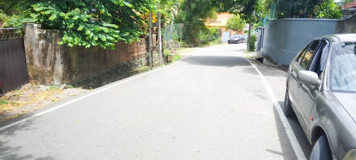 Land For Sale In Pita Kotte- image 4