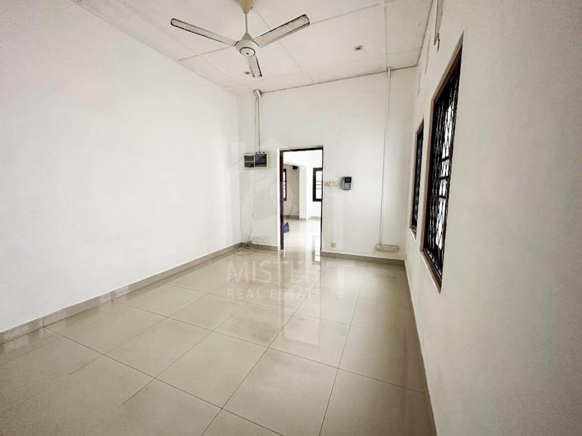 Land with House for Sale in Colombo 05- image 4