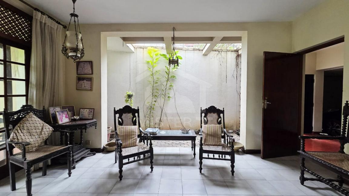 Land with House for Sale in Colombo 06- image 4