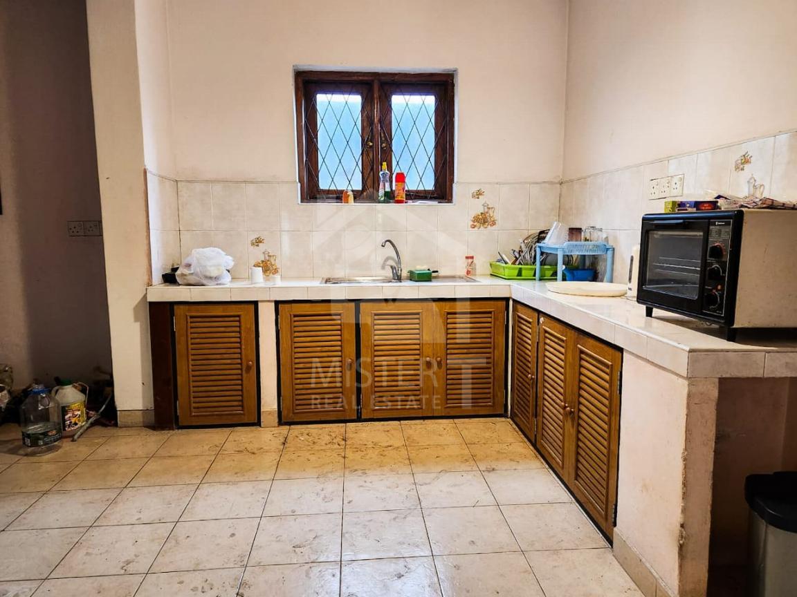 Land with House for Sale in Pita Kotte- image 5