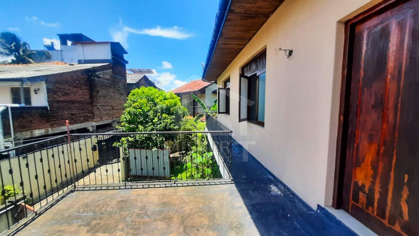 Land with a House for Sale in Colombo 06- image 6