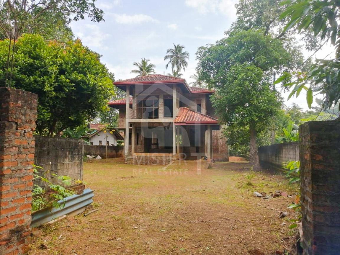 Land with House for Sale in Aluthgama- image 8