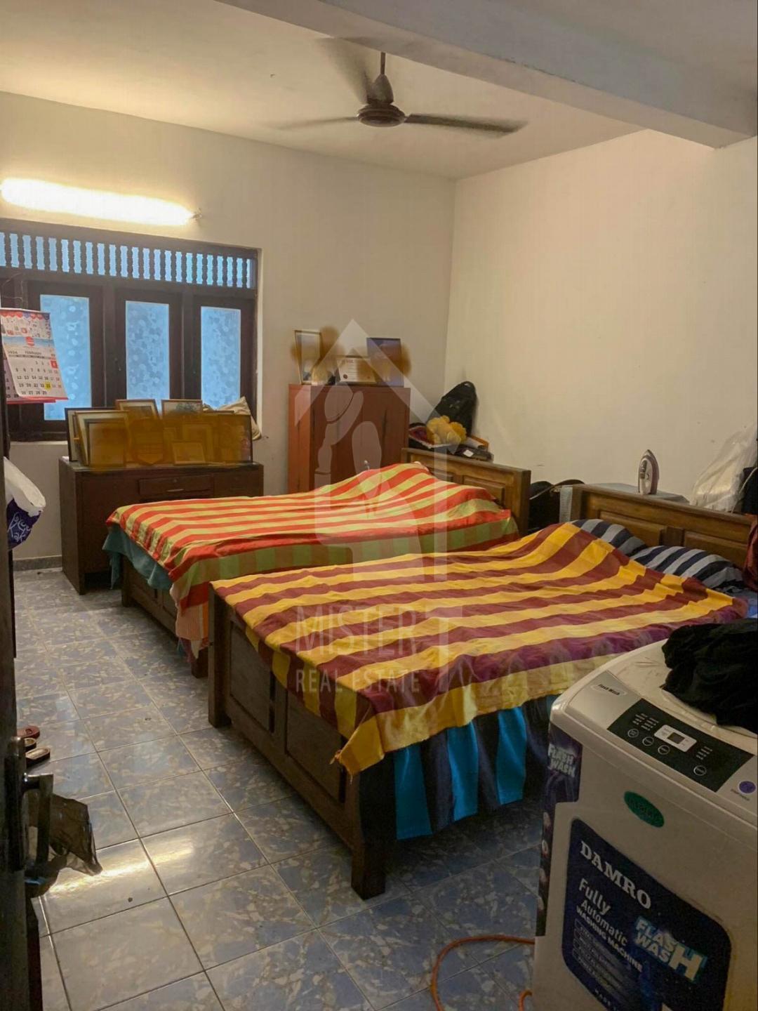 Land with an Old House For Sale in Nawala- image 3