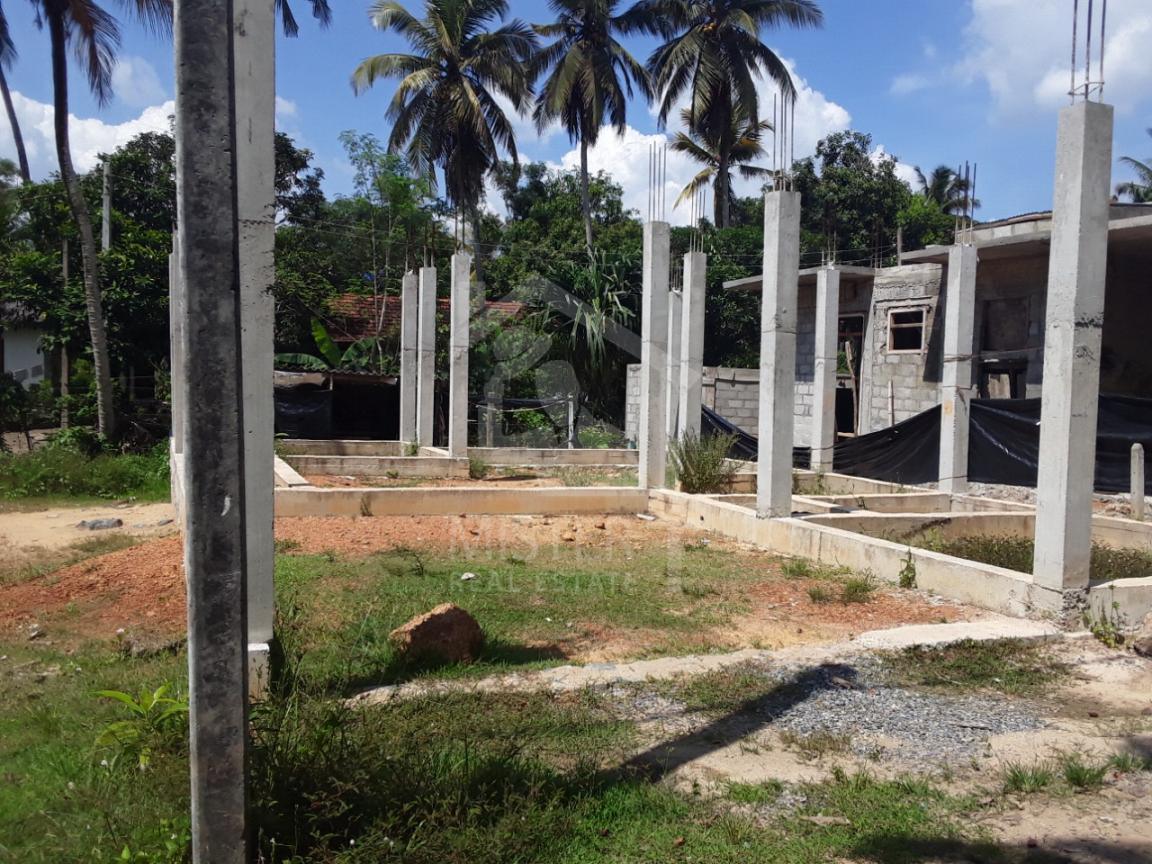 Land for Sale in Athurugiriya - image 1