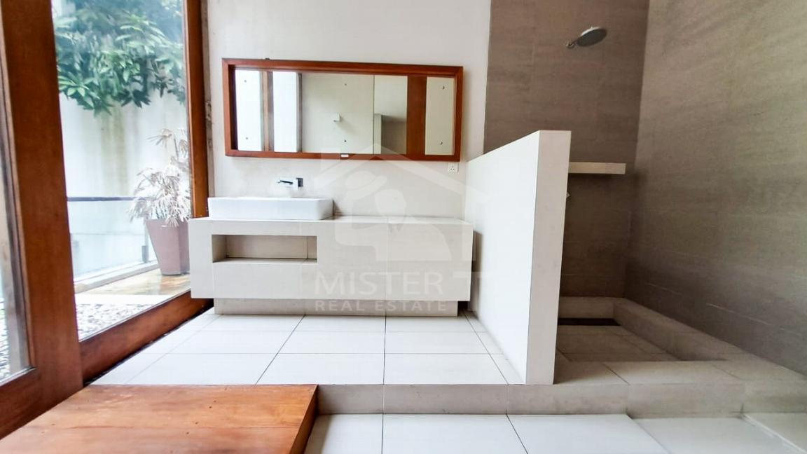 Luxury Bungalow for Rent in Colombo 03- image 10