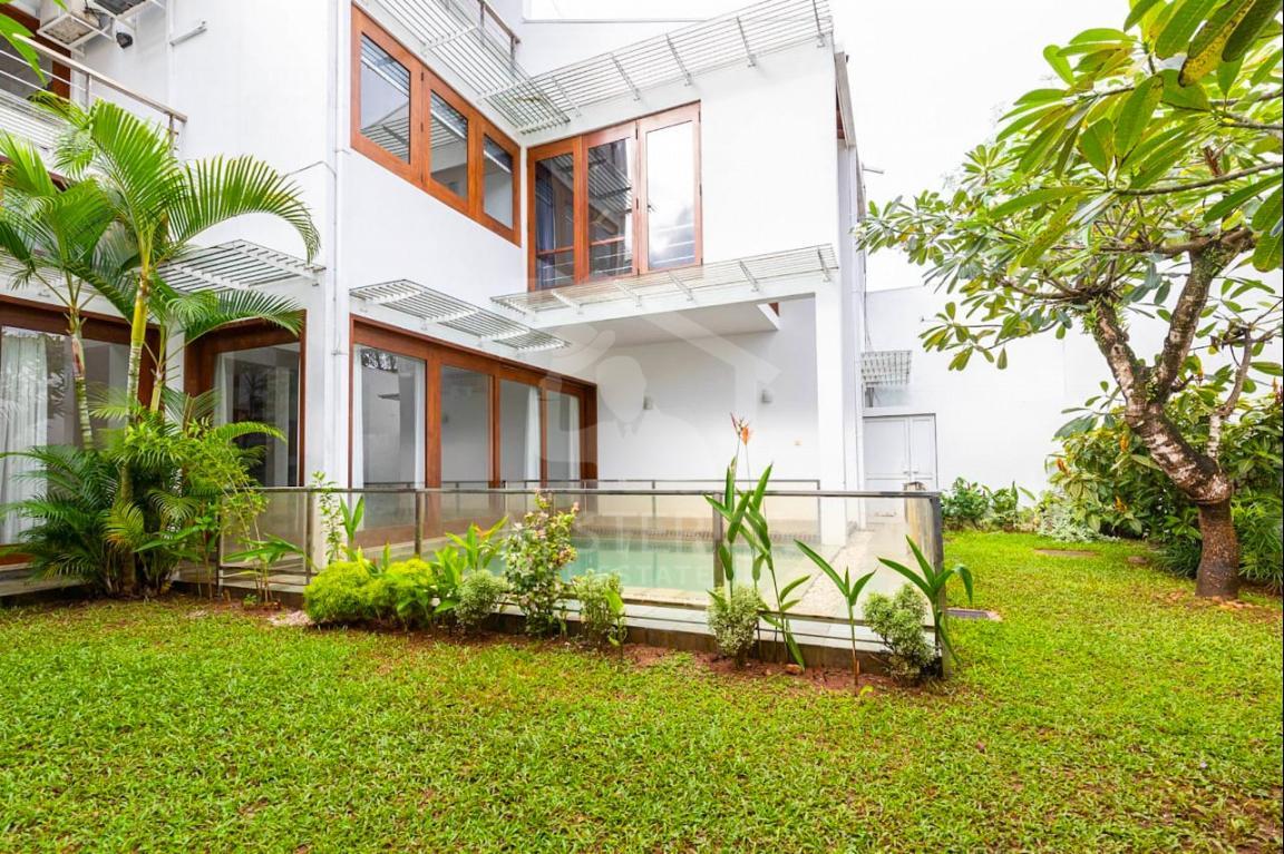 Luxury House for Rent in Colombo 05- image 1
