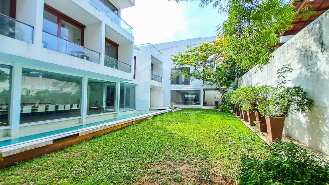 Luxury House for Rent in Colombo 03- image 1