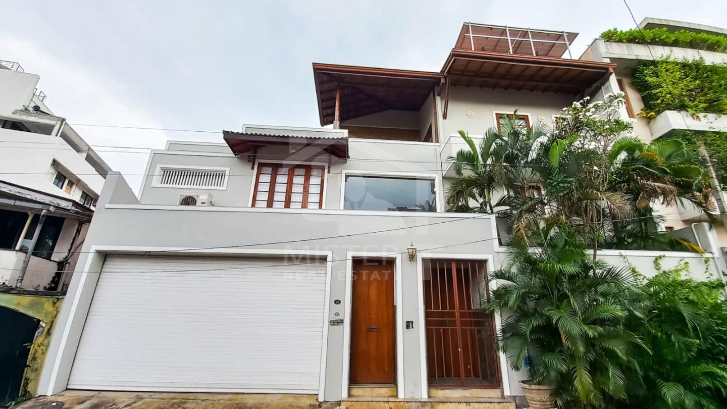 Luxury House For Rent in Colombo 05- image 1