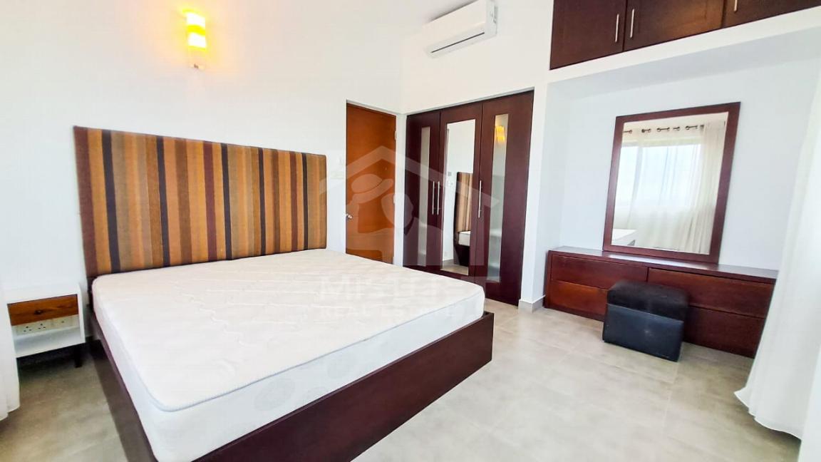 Apartment for Rent at Fairway Waterfront- image 2