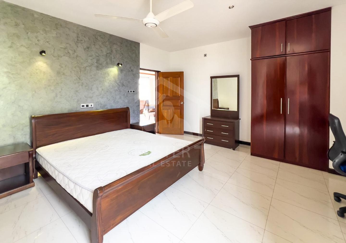 Penthouse for Rent at Skyline Residencies- image 2