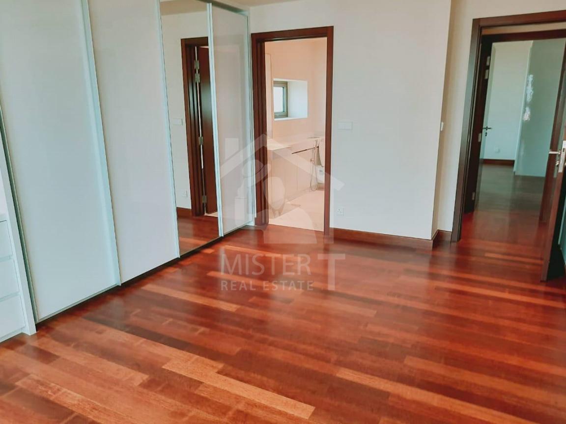 Apartment for Rent at Cinnamon Life, Colombo 02- image 2