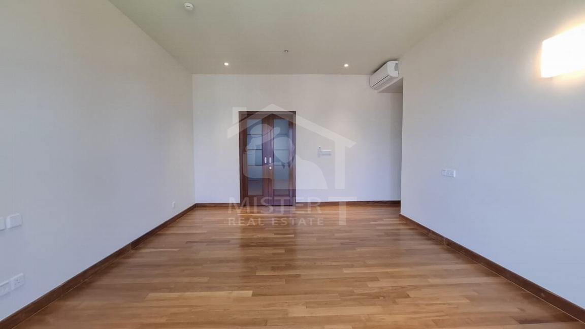 Apartment for Rent at Cinnamon Life, Colombo 02- image 2