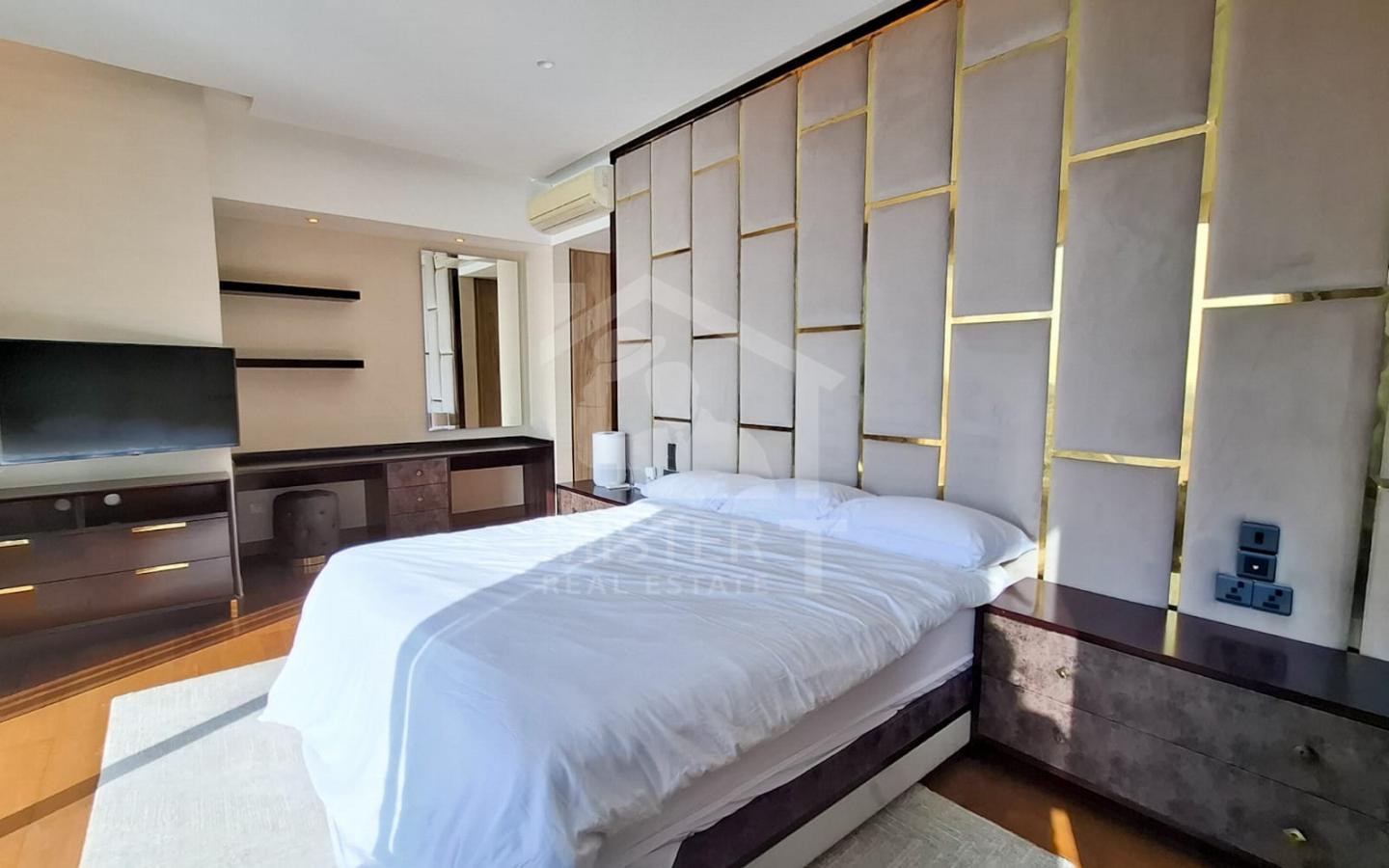 Apartment for Rent at The Residences, Colombo 02- image 2
