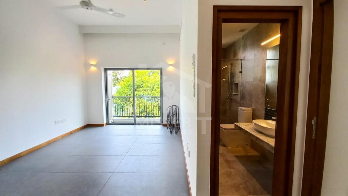 Private Apartment for Rent in Colombo 07- image 3