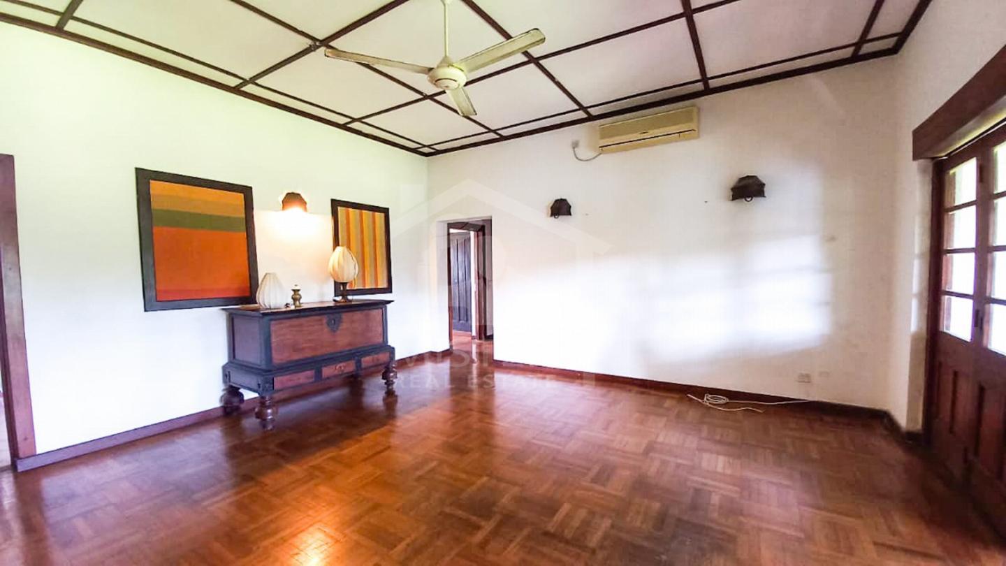 Private Apartment for Rent in Colombo 07- image 4