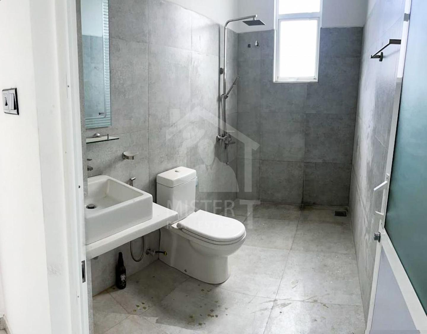 Private Apartment for Rent in Ratmalana- image 4