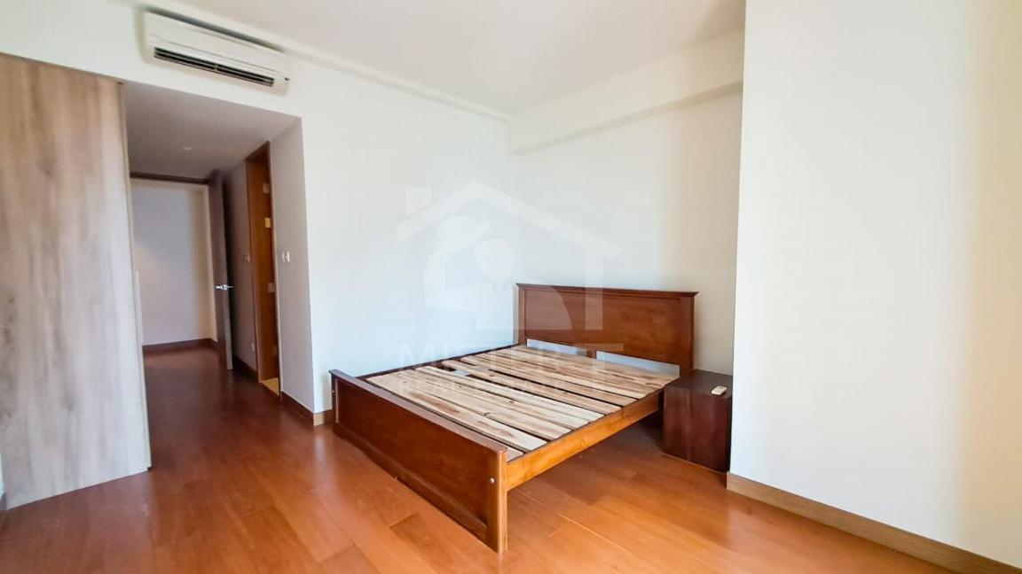 Apartment for Rent at The Residences, Colombo 02 - image 4