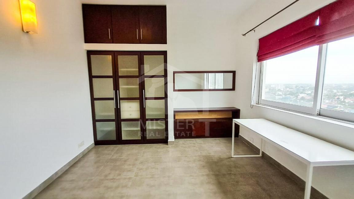 Apartment for Rent at Fairway Waterfront- image 4