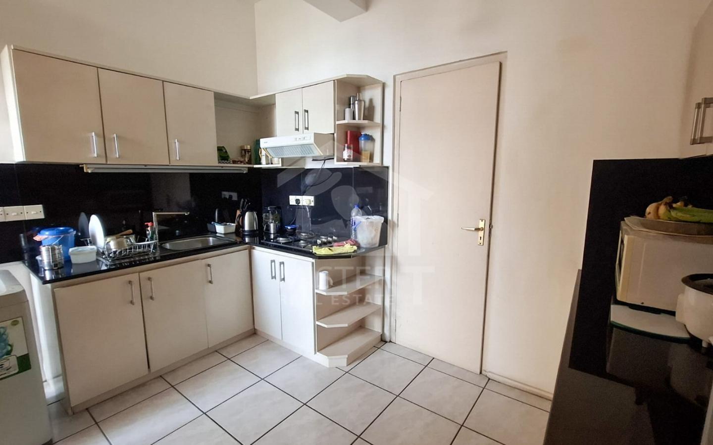 Apartment for Rent at Queens Court - image 4