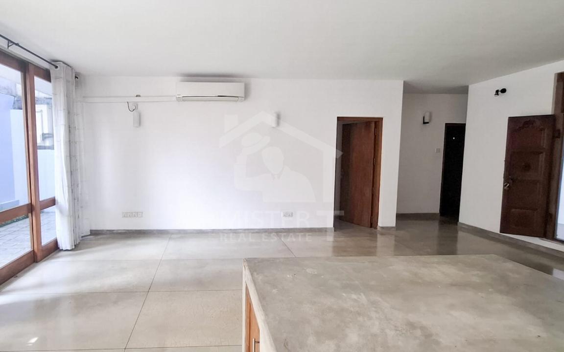 Private Apartment for Rent in Colombo 05- image 4