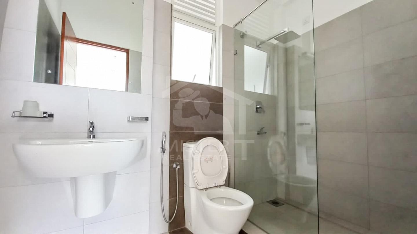 Private Apartment for Rent in Rajagiriya- image 5
