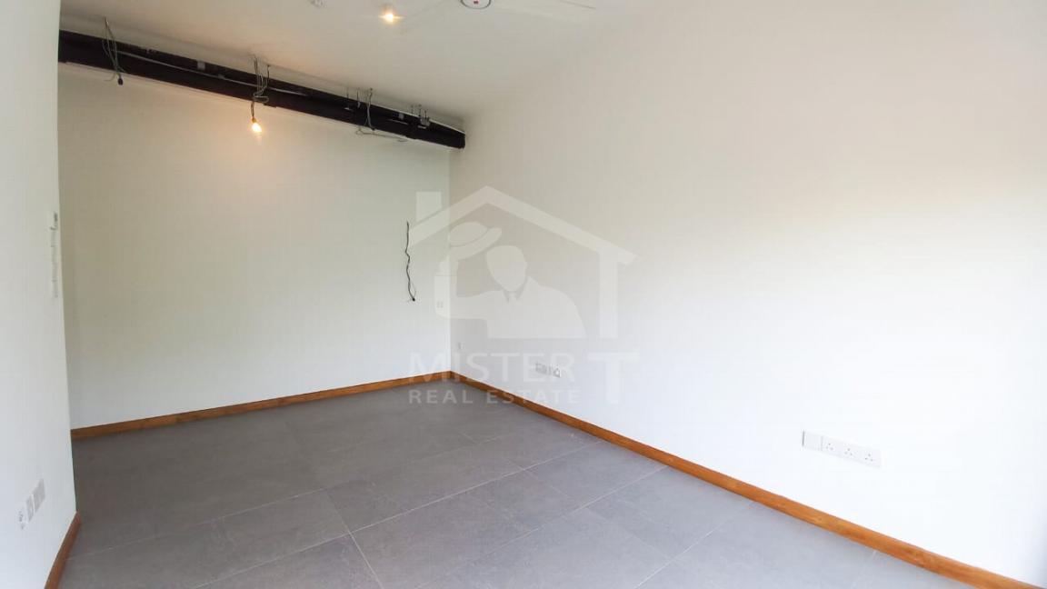 Private Apartment for Rent in Colombo 07- image 5