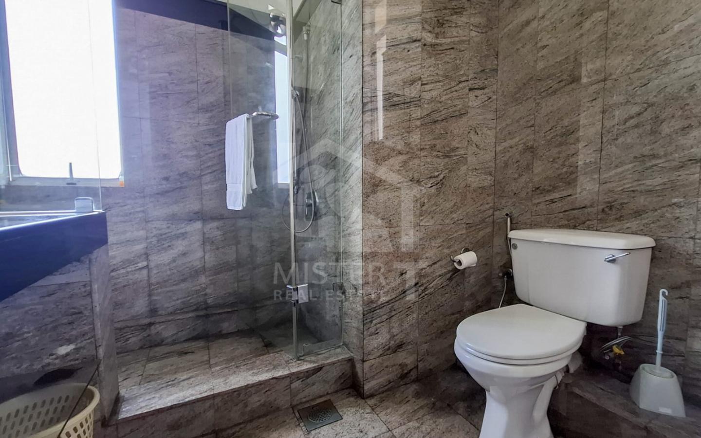 Apartment for Rent at Queens Court - image 5