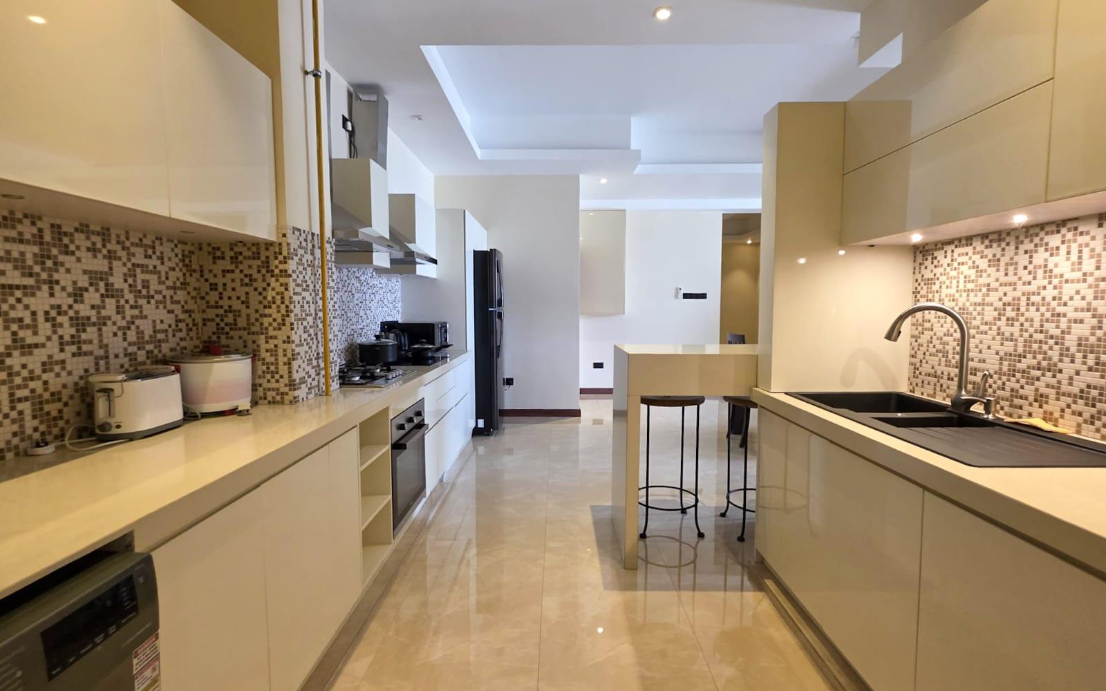 Private Apartment for Rent in Colombo 07- image 6