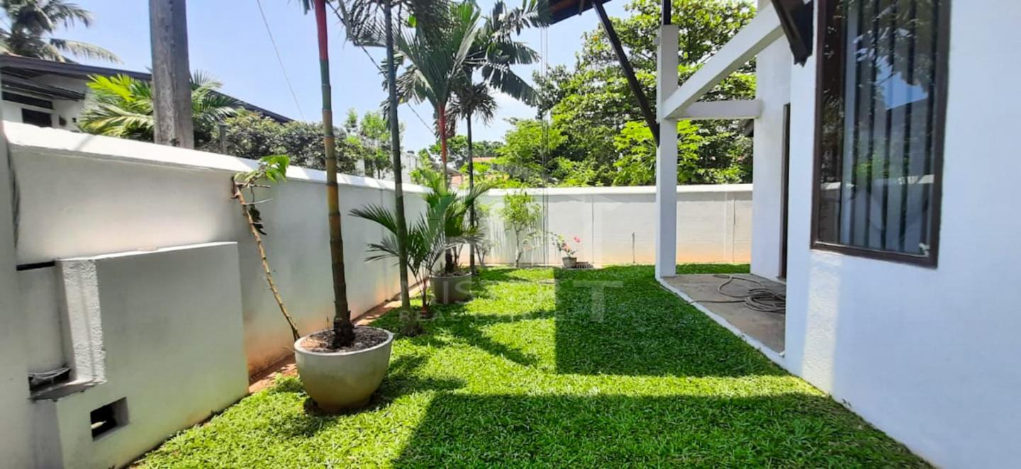 Luxury House for Rent in Nawala- image 9