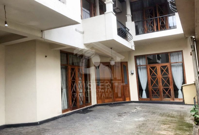 House for Rent in Colombo 5- image 1