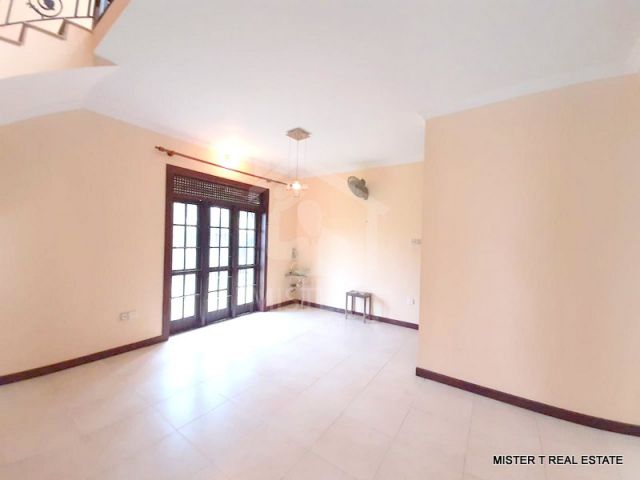 House for Rent in Mount Lavania- image 2