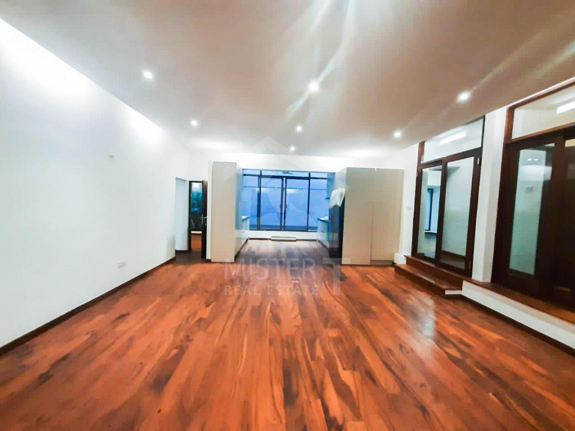 Luxury Condo Unit for Rent in Colombo - image 3