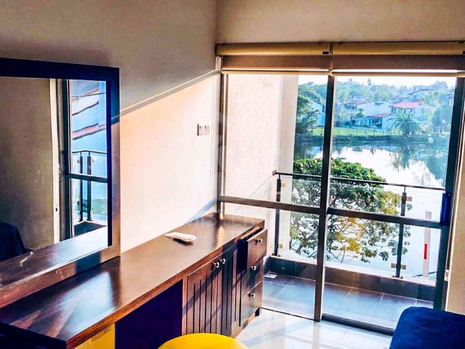 Apartment for Rent at The Lakefront - image 4