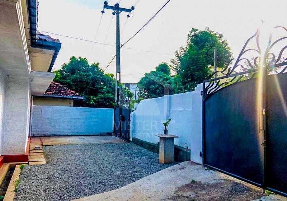 Commercial Property for Rent in Nugegoda- image 5