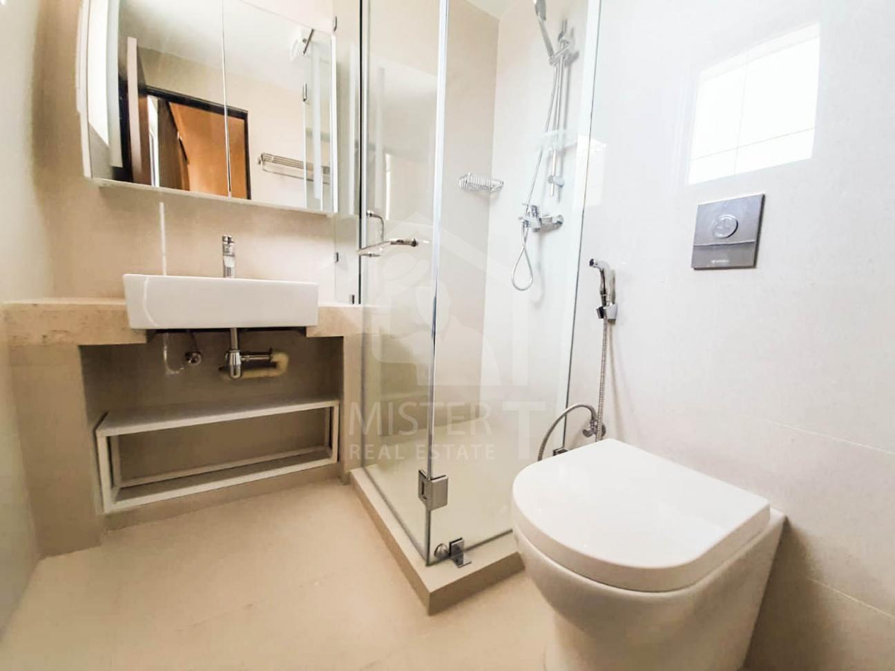 Apartment for Rent at Capital Trust, Colombo 05- image 8