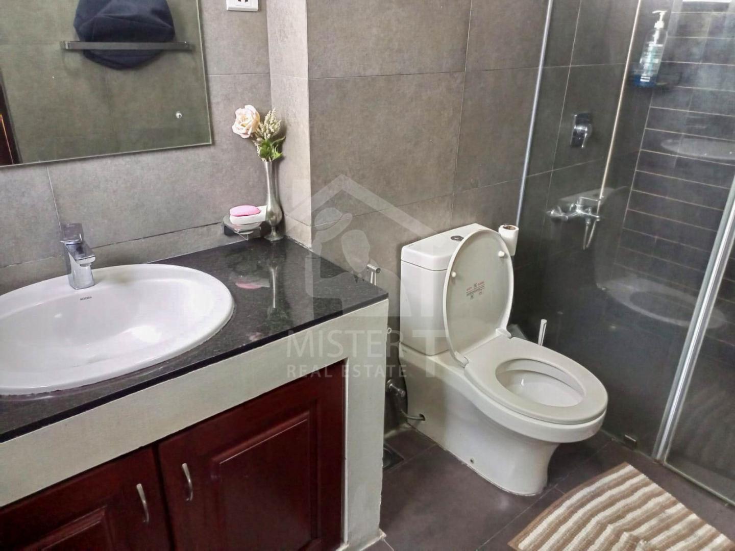 Apartment for Rent at Everest Apartments- image 10