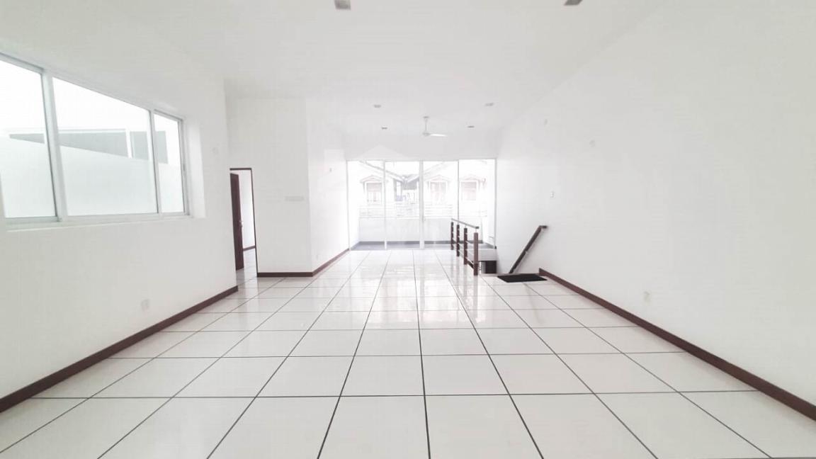 Apartment for Rent in Colombo 04- image 1