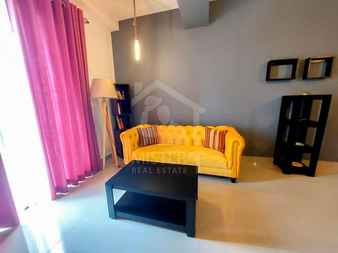 Apartment For Rent at Oval View Residencies - image 1