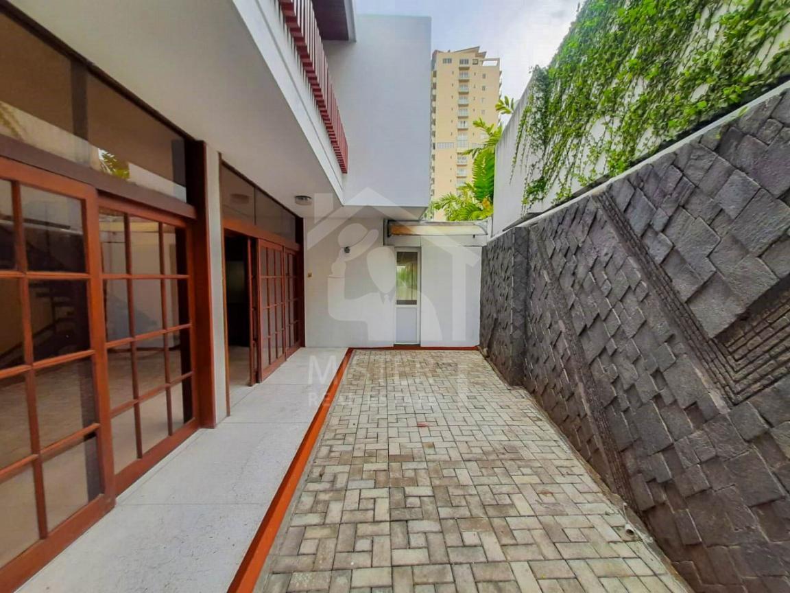 Commercial Property for Rent in Colombo 05 - image 8