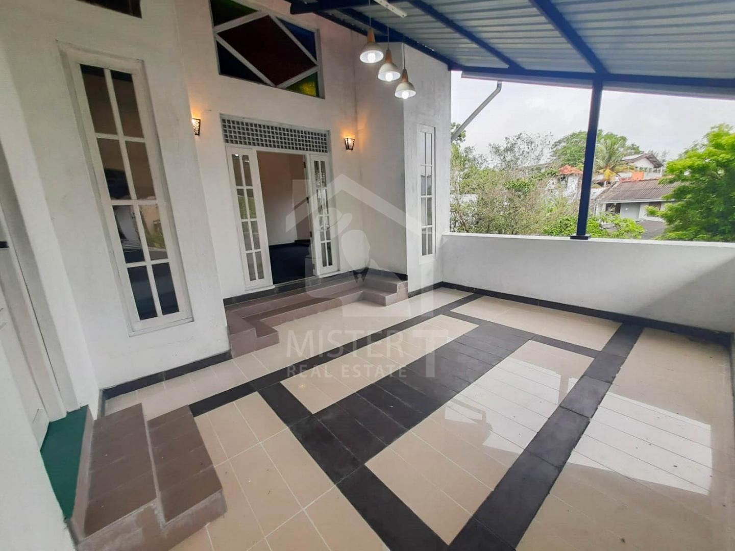 Commercial Property For Rent in Nawala- image 8