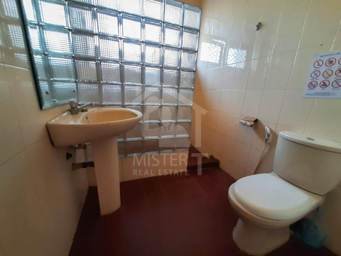 Commercial Property for Rent in Colombo 05 - image 9