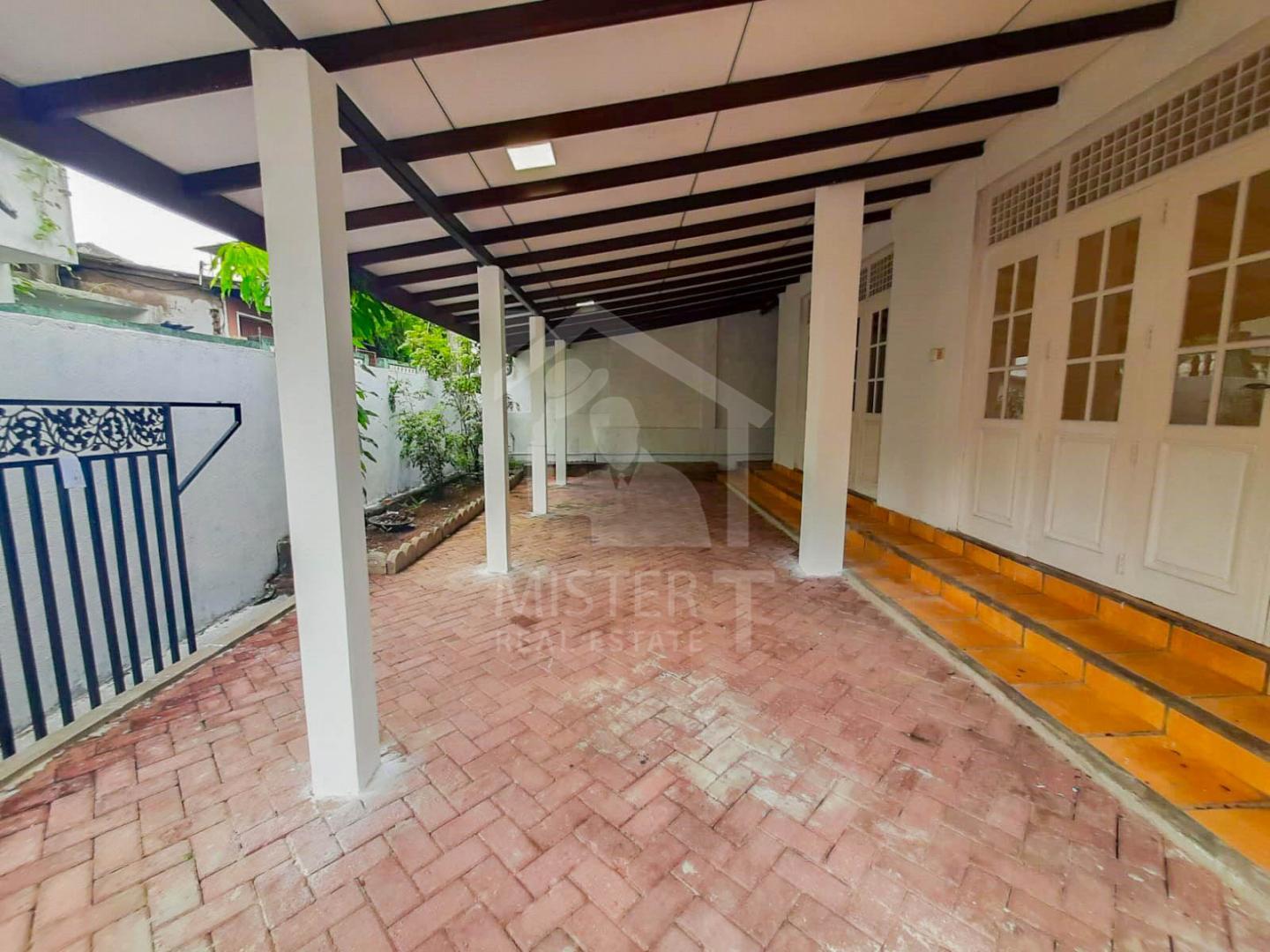 Commercial Property For Rent in Nawala- image 9