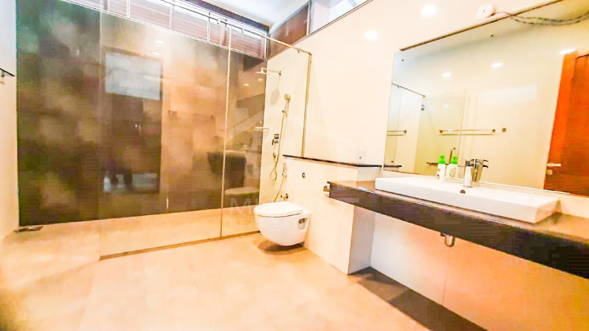 Villa for Rent in Thalawathugoda - image 10